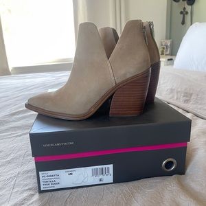 VINCE CAMUTO GIGIETTA BOOTIE